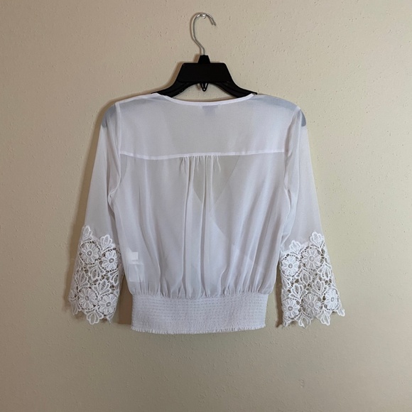 BEBE WHITE BLOUSE - Picture 4 of 5
